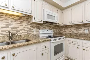 255 Dolphin Point, Clearwater Beach, FL 33767 - Photo 9