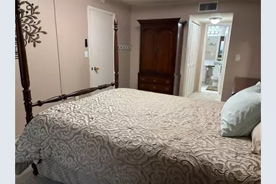 4750 Cove Circle #904, Saint Petersburg, FL 33708 - Photo 15