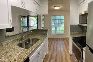 8625 Mallard Reserve Dr, Tampa, FL 33614 - Photo 7