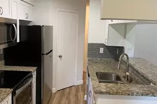 8625 Mallard Reserve Dr, Tampa, FL 33614 - Photo 9