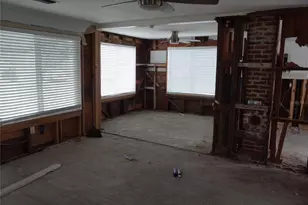 14117 Palm St, Madeira Beach, FL 33708 - Photo 9