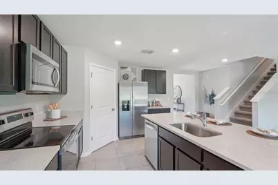 35725 Durand Court, Zephyrhills, FL 33541 - Photo 5