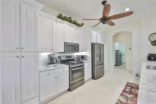 818 King Leon Way, Sun City Center, FL 33573 - Photo 7