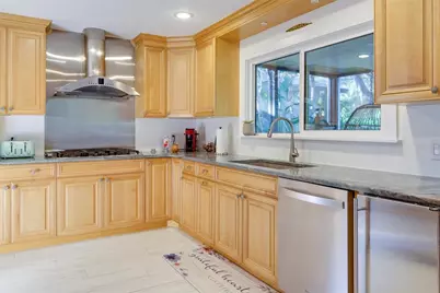 935 42nd Avenue N, Saint Petersburg, FL 33703 - Photo 23