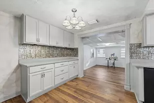 12031 E Old Hillsborough Ave, Seffner, FL 33584 - Photo 5