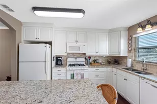 5970 80th St N, Saint Petersburg, FL 33709 - Photo 11