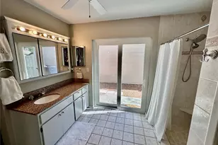 559 Quintana Pl NE, Saint Petersburg, FL 33703 - Photo 27