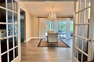 559 Quintana Pl NE, Saint Petersburg, FL 33703 - Photo 13