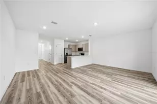 32497 Midsummer Night Ln, Wesley Chapel, FL 33543 - Photo 3