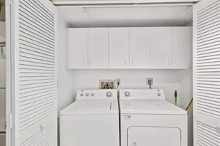 10671 Andrew Ln, Seminole, FL 33777 - Photo 29