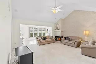 10671 Andrew Ln, Seminole, FL 33777 - Photo 15