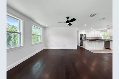 15135 Pennington Road, Tampa, FL 33624 - Photo 9