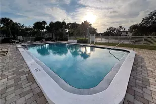 10355 Carrollwood Ln, Tampa, FL 33618 - Photo 21