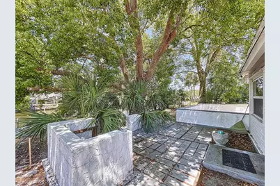 5806 Liverpool Drive, Tampa, FL 33615 - Photo 9