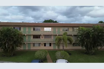 400 Village Green Circle W #205, Palm Springs, FL 33461 - Photo 9