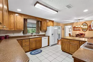 37821 Willingham Ave, Dade City, FL 33525 - Photo 13