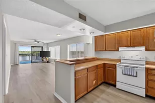813 Bahia Del Sol Dr, Ruskin, FL 33570 - Photo 11