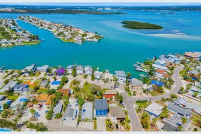 13117 4th Street E, Madeira Beach, FL 33708 - Photo 35