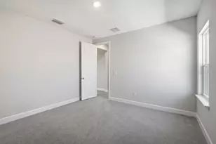 35074 Emberview Dr, Zephyrhills, FL 33541 - Photo 15