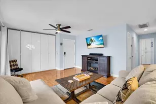 101 Pompano Dr SE, Saint Petersburg, FL 33705 - Photo 9