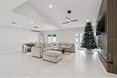 7853 Sundown Drive, Saint Petersburg, FL 33709 - Photo 9