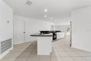 1106 Hummingbird Ln, Brandon, FL 33511 - Photo 9