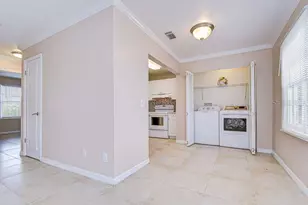 13693 Orange Sunset Dr, Tampa, FL 33618 - Photo 15