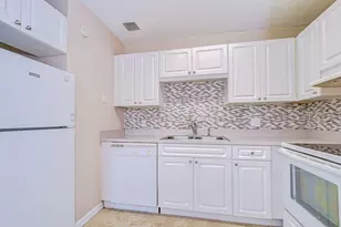 13693 Orange Sunset Dr, Tampa, FL 33618 - Photo 13