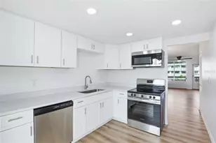 5095 Bay St NE, Saint Petersburg, FL 33703 - Photo 11