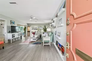 9026 Golden Horseshoe Dr, Seminole, FL 33777 - Photo 5