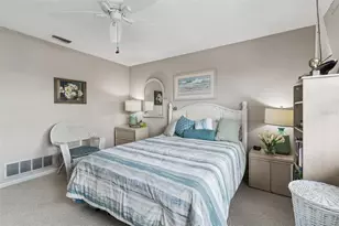 9026 Golden Horseshoe Dr, Seminole, FL 33777 - Photo 21