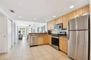 11605 Gulf Blvd, Treasure Island, FL 33706 - Photo 9