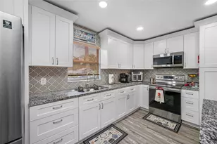 10202 N 16th St, Tampa, FL 33612 - Photo 17