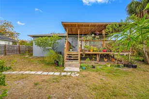 10202 N 16th St, Tampa, FL 33612 - Photo 35
