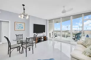 175 1st St S, Saint Petersburg, FL 33701 - Photo 3