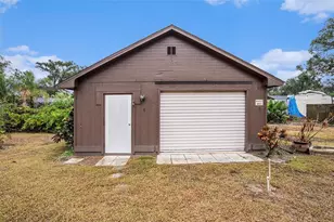 2110 Siloam Springs Dr, Dover, FL 33527 - Photo 23