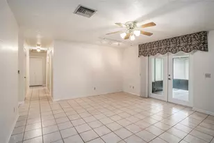 2110 Siloam Springs Dr, Dover, FL 33527 - Photo 5