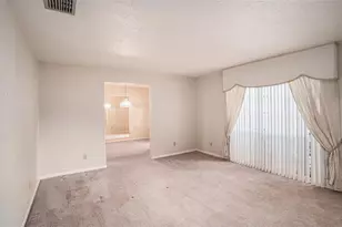 2110 Siloam Springs Dr, Dover, FL 33527 - Photo 7
