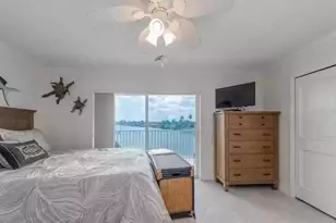 11605 3rd St E, Treasure Island, FL 33706 - Photo 17