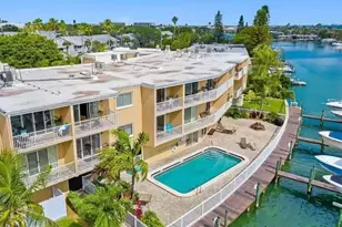 11605 3rd St E, Treasure Island, FL 33706 - Photo 29