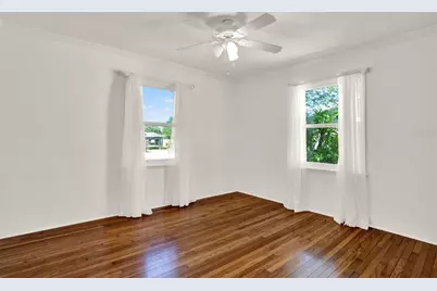 734 37th Avenue N, Saint Petersburg, FL 33704 - Photo 17