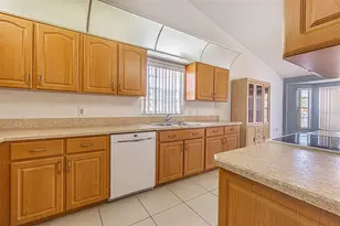 18664 White Pine Cir, Hudson, FL 34667 - Photo 9