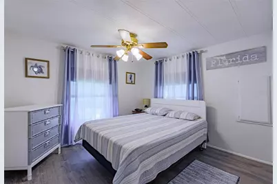 36708 Niles Drive, Zephyrhills, FL 33542 - Photo 25