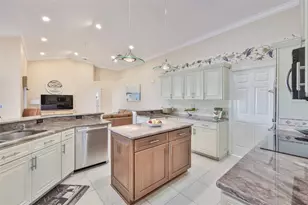 2203 Platinum Dr, Sun City Center, FL 33573 - Photo 15