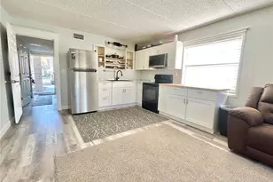 2275 62nd Ave N, Saint Petersburg, FL 33702 - Photo 3