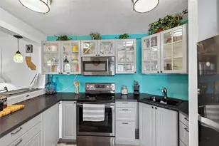 3315 58th Ave S, Saint Petersburg, FL 33712 - Photo 13