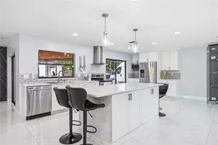 5312 Black Pine Dr, Tampa, FL 33624 - Photo 9