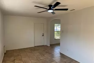 10935 N 14th St, Tampa, FL 33612 - Photo 9