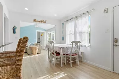 1249 Essex Drive N, Saint Petersburg, FL 33710 - Photo 5