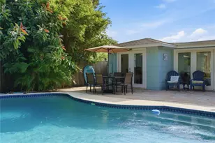 1249 Essex Dr N, Saint Petersburg, FL 33710 - Photo 21